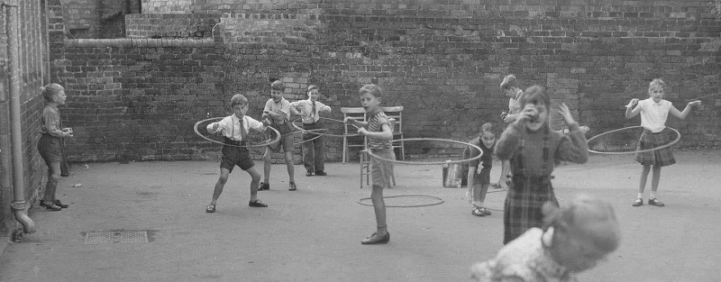 elèves-en-mouvement-1440x564_c Utiliser les nouvelles technologies pour redécouvrir des méthodes d’apprentissage traditionnelles | Edupronet