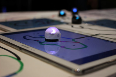 apprendre-a-coder-en-classe-avec-ozobot-ecole-branchee