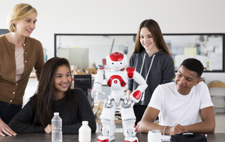 Illustration de l'article : Robot NAO : 5 guides pour apprendre à l'utiliser et à créer — NetPublic