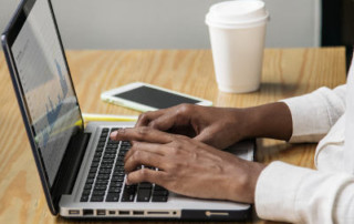 Illustration de l'article : Un kit Simplon pour monter une formation numérique inclusive et solidaire