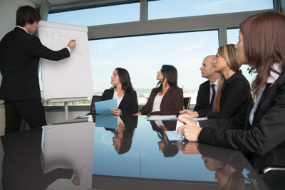 les-organismes-de-formation-nont-pas-le-temps-de-recruter-des-professionnels-business-marches