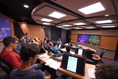 inverser-sa-classe-en-contexte-de-visioconference-le-lab-ua