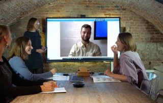 Illustration de l'article : VUEL'écran interactif : comment bien l'utiliser en entreprise ? — Ludomag