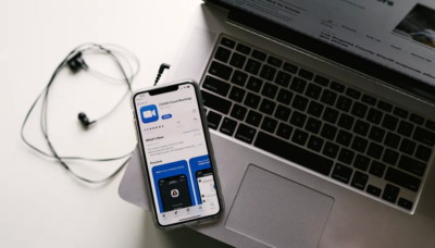 les-bonnes-pratiques-pour-des-visioconferences-moins-energivores-sur-smartphone-the-conversation
