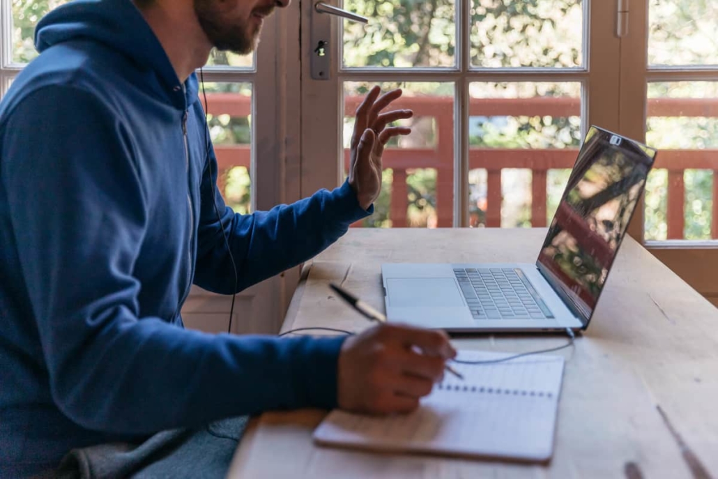 avantages-et-limites-de-la-videoconference-learningbydoing