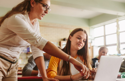 raisonnement-pedagogique-et-pratique-reflexive-un-cadre-pour-lenseignement-a-lere-numerique-rire