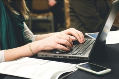 e-learning-un-atout-majeur-pour-la-reconversion-professionnelle-le-monde-informatique