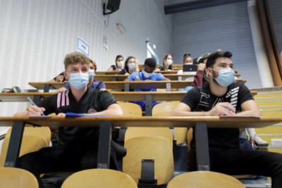 mentorat-tutorat-parrainage-quand-des-etudiants-volent-au-secours-dautres-etudiants-le-monde