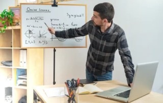 Illustration de l'article : Enseignement à distance : source de renouveau pédagogique ? — The Conversation