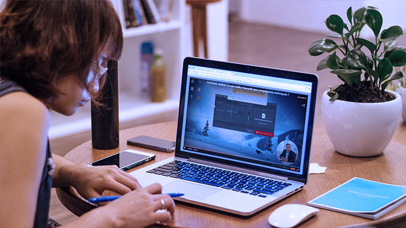 [LIVE] Comment produire des vidéos learning malgré les restrictions de budget ?