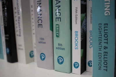 le-groupe-pearson-renforce-ses-activites-dans-la-formation-lunivers-du-livre