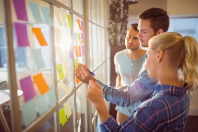 les-jeunes-revent-ils-encore-dun-emploi-a-vie-the-conversation