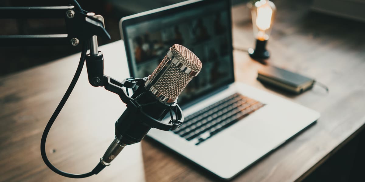 Comment créer un podcast en 9 étapes — Blog du modérateur