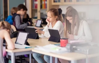 Illustration de l'article : Éducation : comment la technologie peut-elle (vraiment) aider les enseignants ? — France Culture