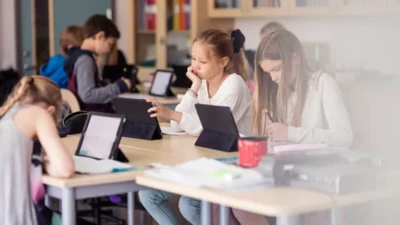 education-comment-la-technologie-peut-elle-vraiment-aider-les-enseignants-france-culture