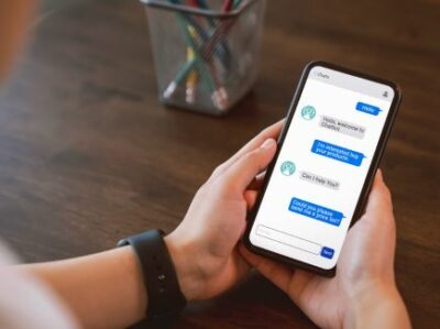 limpact-des-chatbots-et-de-lia-sur-leducation-en-ligne-comment-lintelligence-artificielle-transforme-t-elle-lexperience-dapprentissage