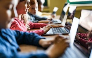 Illustration de l'article : Peut-on mettre l'intelligence artificielle au service de l'éducation ?