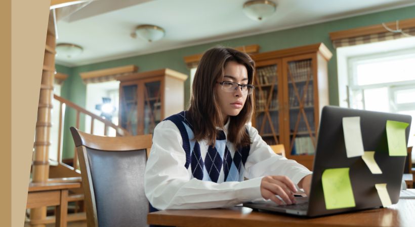 Et si on redonnait sa place à la question ouverte dans les évaluations ?