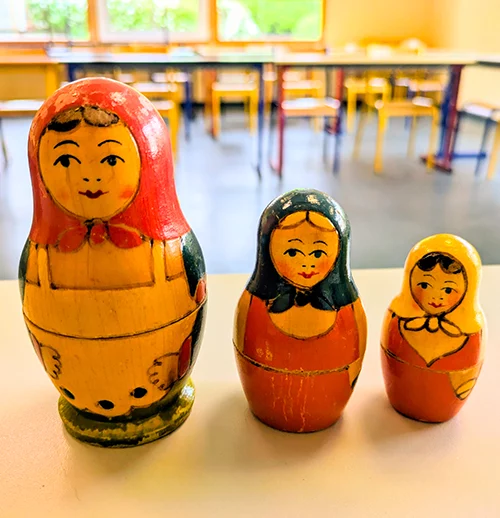 Formation : l’art du pas de côté, avec des poupées russes